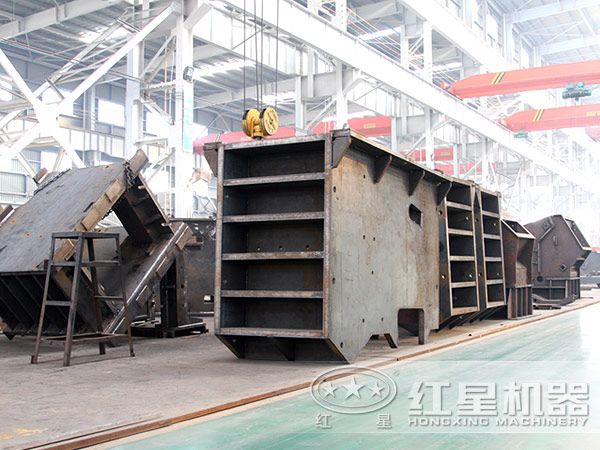 多宝手机网页版登录入口煤矿颚式破碎机生产车间