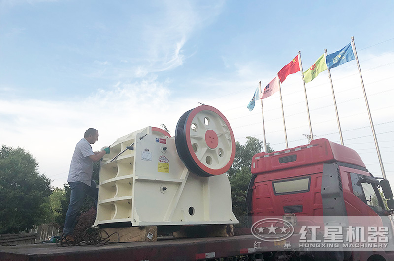 多宝手机网页版登录入口机器大型颚破石子机发货现场