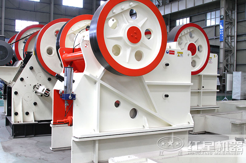 颚式破碎机设备图片