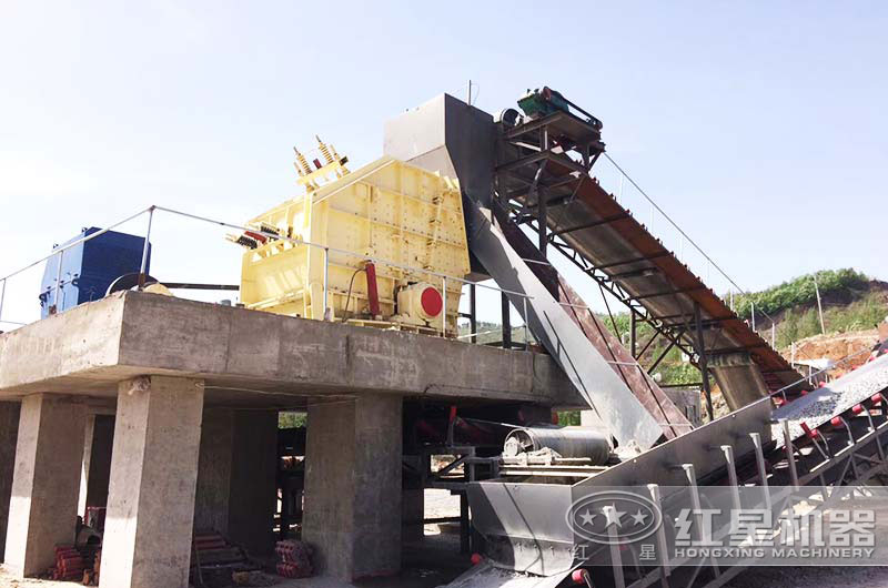 小型反击式碎石机作业现场 小型反击式碎石机作业现场