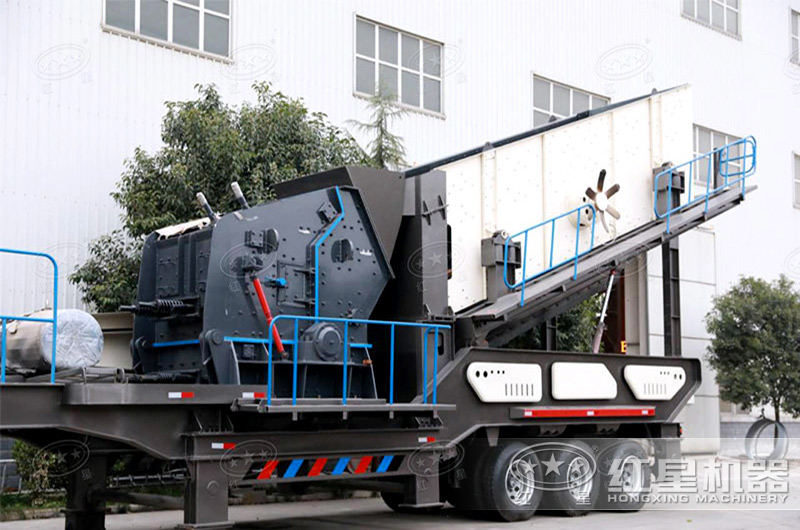 小型流动石料破碎机搭载反击破、振动筛 小型流动石料破碎机搭载反击破、振动筛