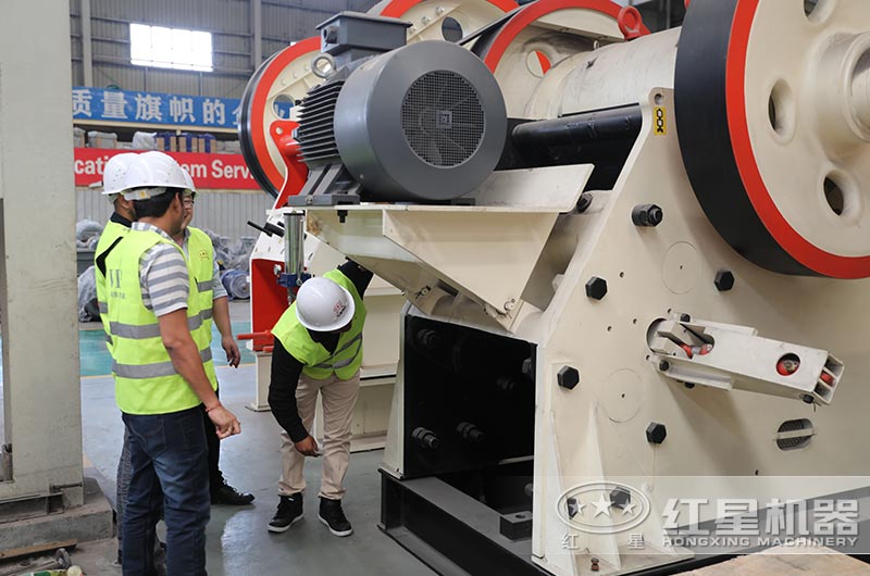 多宝手机网页版登录入口客户到厂参观石料加工设备