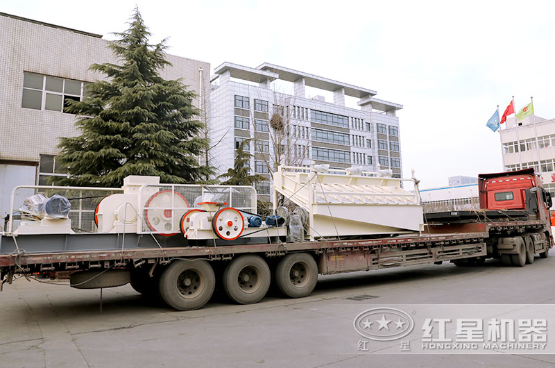 齿辊式破碎机发货现场 齿辊式破碎机发货现场