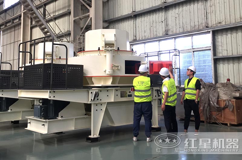 多宝手机网页版登录入口客户到厂参观河石制砂机 多宝手机网页版登录入口客户到厂参观河石制砂机