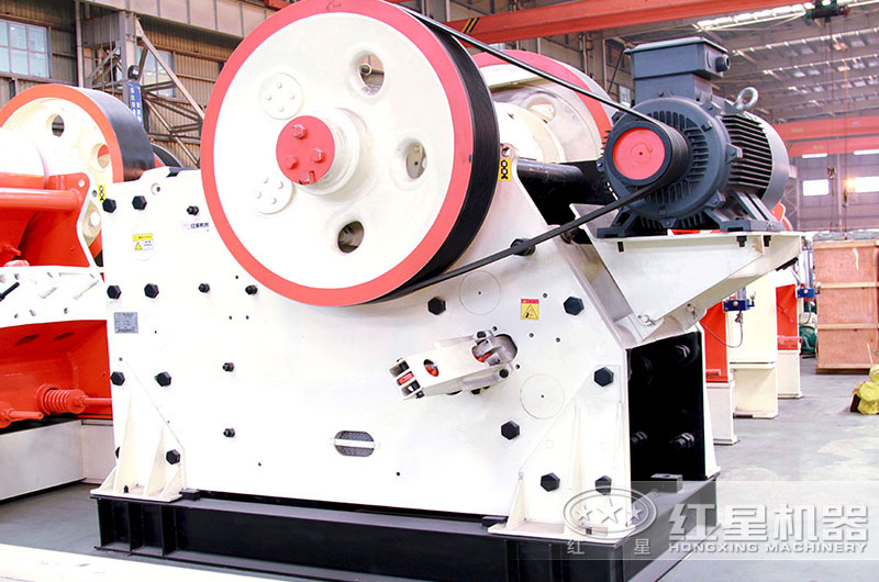 颚式破碎机车间实拍图,现货充足 颚式破碎机车间实拍图,现货充足